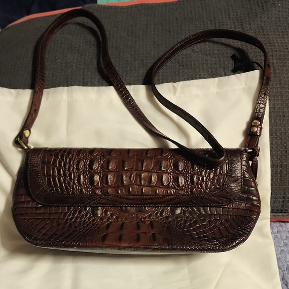 Elegant Brown Crocodile-Embossed Women´s Bag